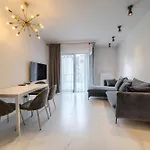 Zyndrama City Centre Deluxe Apartment