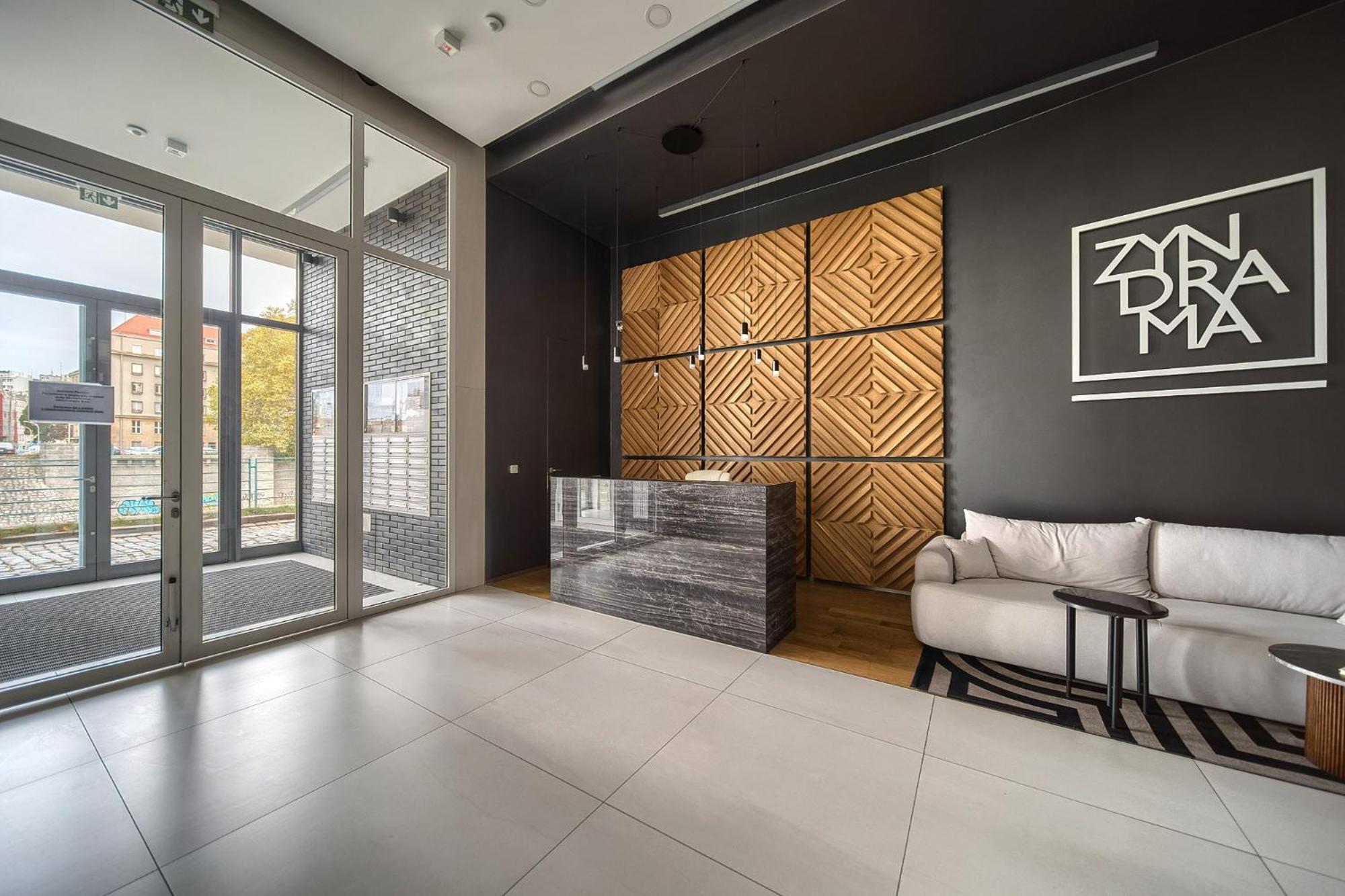 Zyndrama Centre Deluxe Apartment